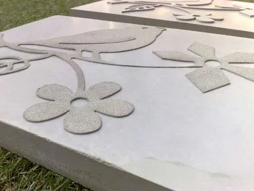 Texture, drawing, tekst, symbols in concrete